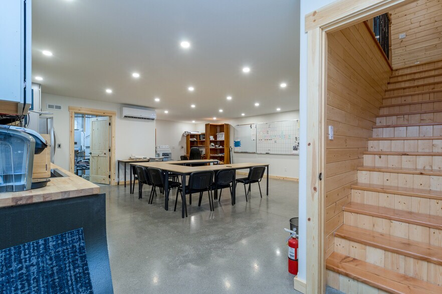 More Photos Of 618 Industrial Ct, Walla Walla Warehouse For Sale