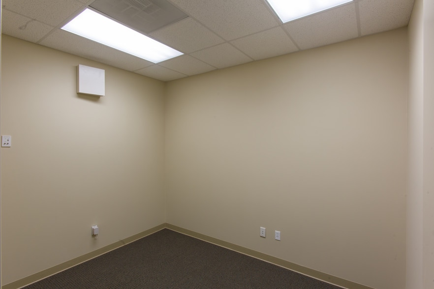 More Photos Of 69 Mayo Rd, Edgewater Storefront Retail Office For Lease