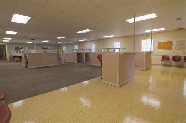 More Photos Of 719 S Buffalo St, Warsaw Office For Lease