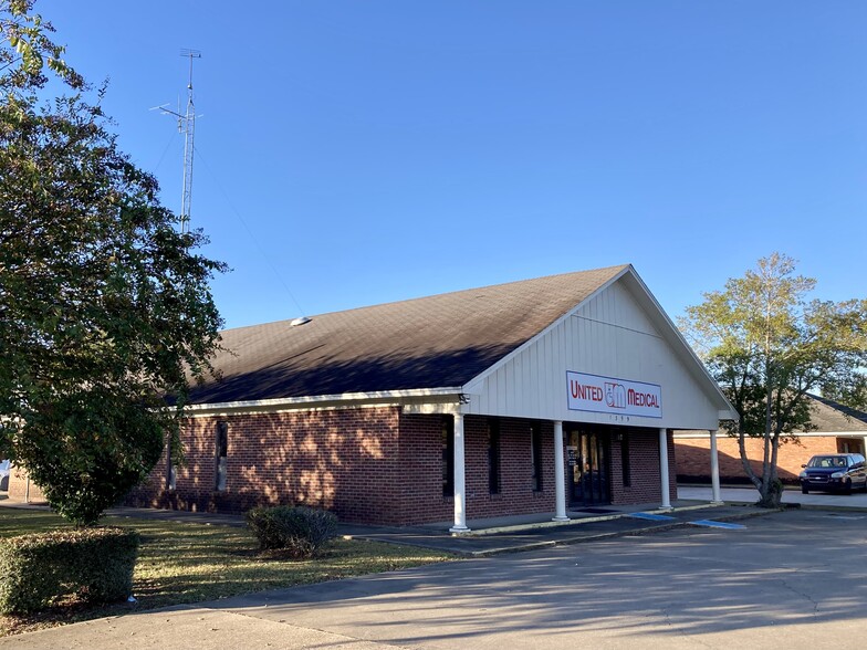 Primary Photo Of 1399 E Reed Rd, Greenville Medical For Sale