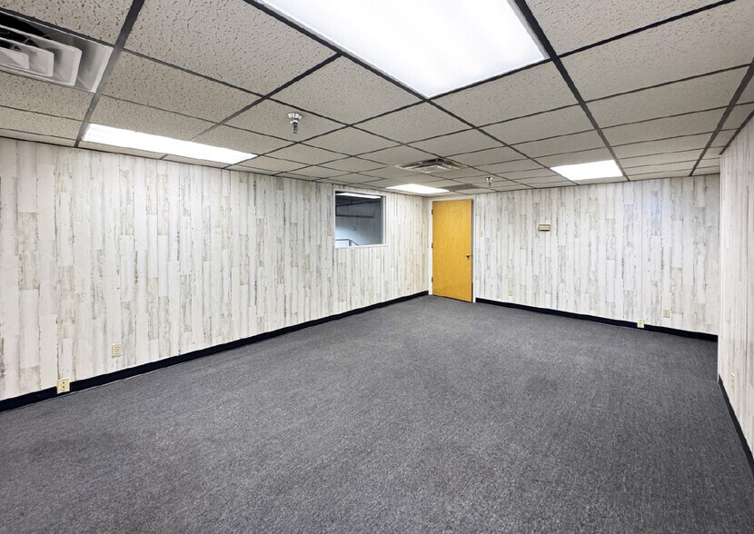 More Photos Of 1920 Columbia Dr SE, Albuquerque Warehouse For Sale