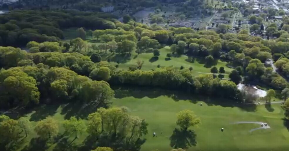 More Photos Of 11882 Metropolitan Ave, Kew Gardens Office For Sale