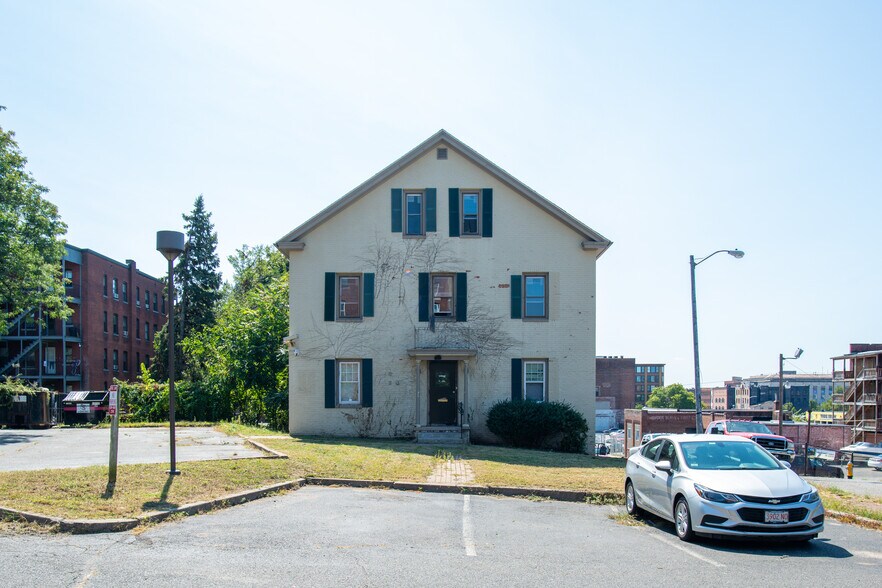 More Photos Of 69 Winter St, Springfield Apartments For Sale
