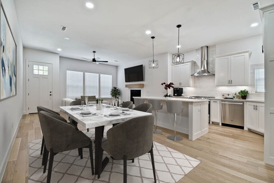 More Photos Of 502-510 W Persimmon St, Rogers Apartments For Sale