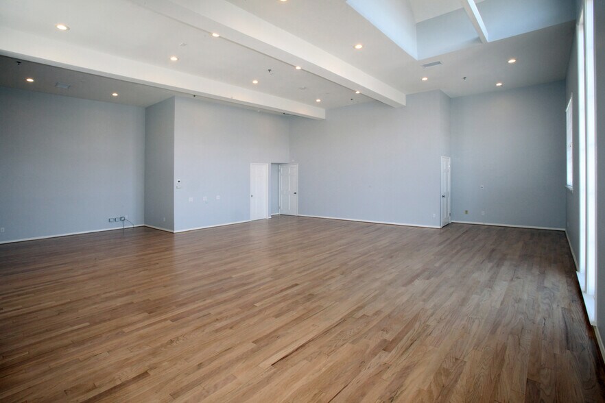 More Photos Of 8092 Warner Ave, Huntington Beach Loft Creative Space For Lease