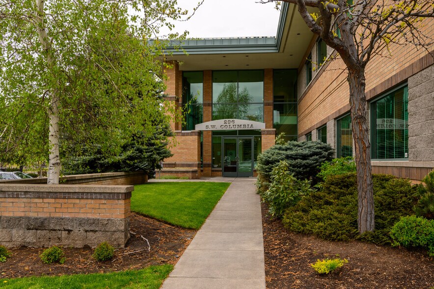 More Photos Of 296 SW Columbia St, Bend Office For Sale