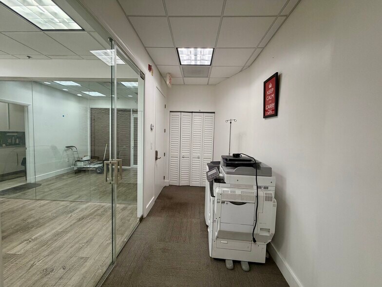 More Photos Of 7500 NW 25th St, Miami Office For Sale