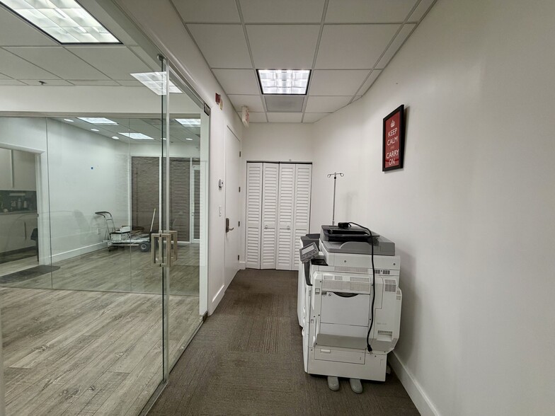 More Photos Of 7500 NW 25th St, Miami Office For Sale