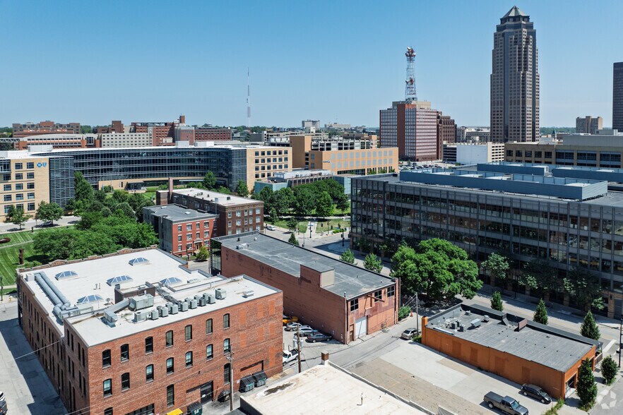 More Photos Of 1304 Locust St, Des Moines Storefront For Sale