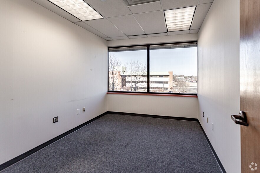 More Photos Of 500 Scarborough Dr, Egg Harbor Township Unknown For Lease