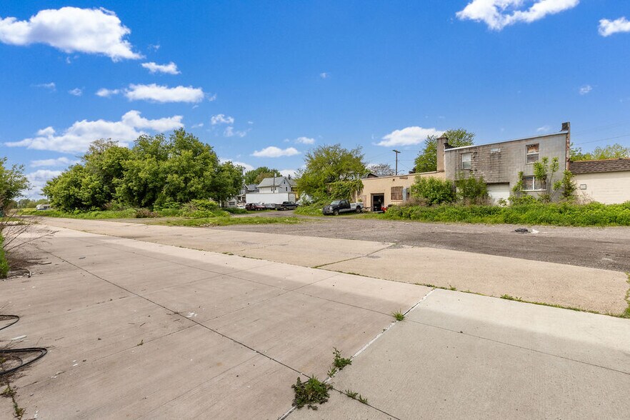More Photos Of 628 9th St, Niagara Falls Apartments For Sale