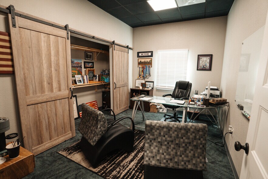 More Photos Of 8432 Park Place Blvd, Houston Office For Sale