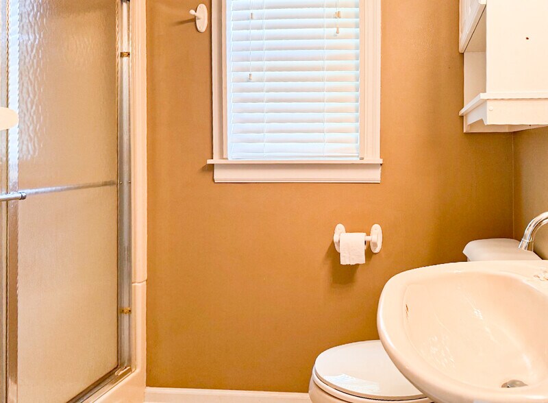 More Photos Of 202 Harold King Dr, Benton Office For Sale