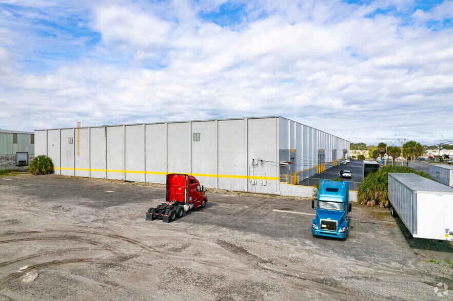 More Photos Of 5802 N 54th St, Tampa Unknown For Lease