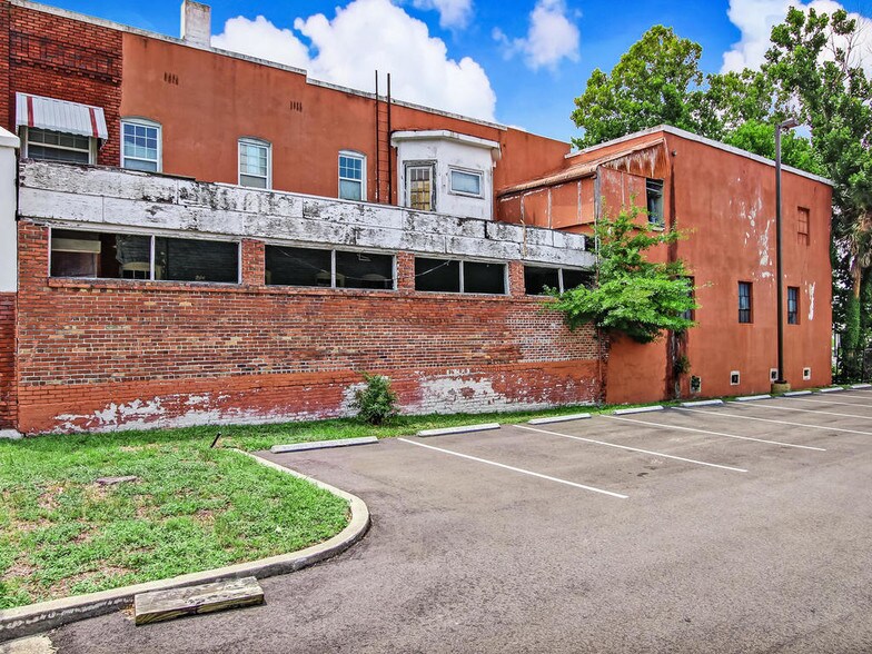 More Photos Of 525 Beaver St, Jacksonville Cemetery Mausoleum For Lease
