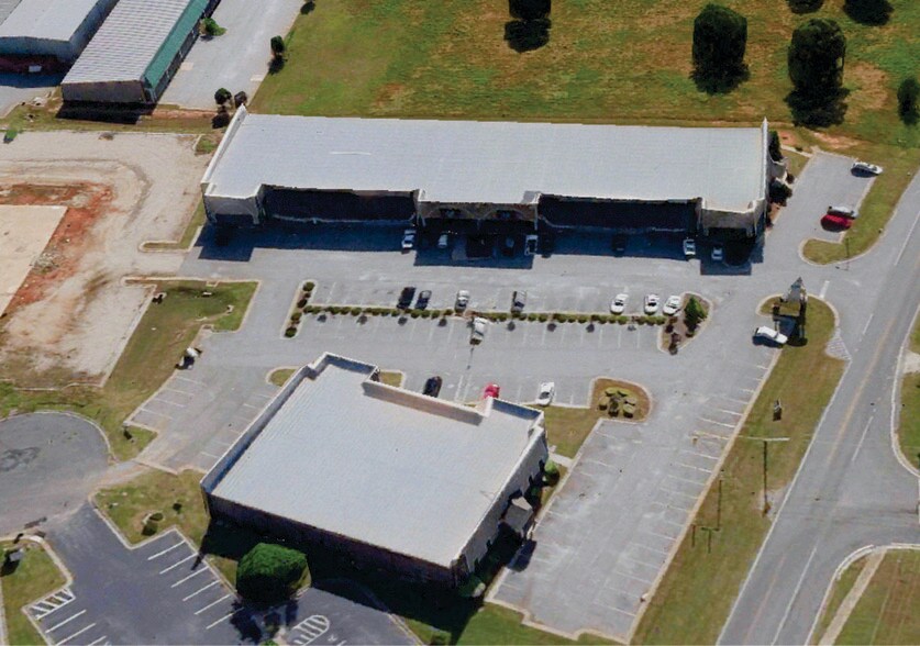 More Photos Of 225 Smithville Church Rd, Warner Robins Storefront For Sale
