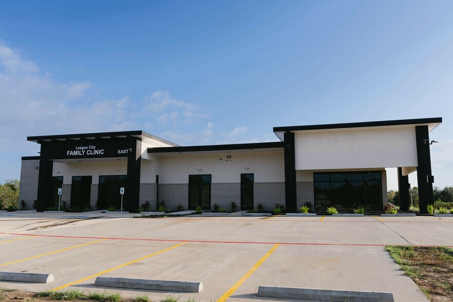 More Photos Of 1930 Highway 3 S, League City Medical For Lease