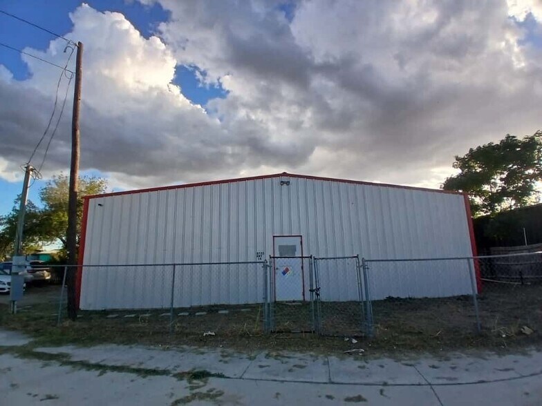 More Photos Of 8753 N State Highway 16, Poteet Warehouse For Sale