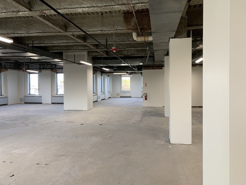 More Photos Of 4 Plaza Way, Fairhaven Bank For Lease