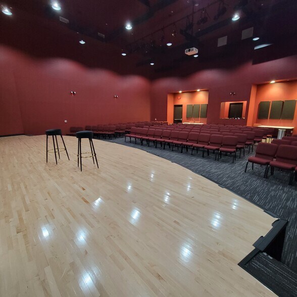 More Photos Of 6711 Oak St, Frisco Movie Theatre For Sale