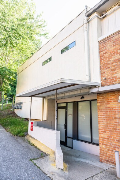 More Photos Of 1085 Tunnel Rd, Asheville Storefront Retail Office For Lease