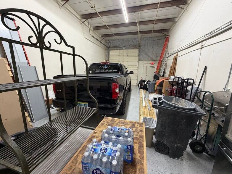 More Photos Of 1312 Commerce Ln, Jupiter Warehouse For Lease