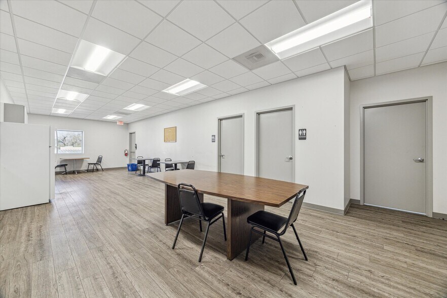 More Photos Of 1701-1707 Tidwell Rd, Houston Warehouse For Sale