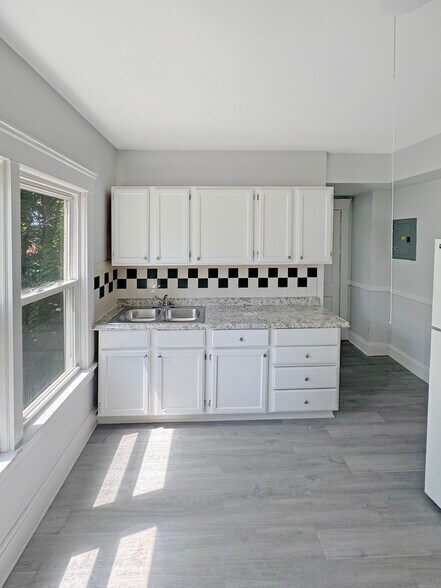 More Photos Of 1156 Carl Ave, Cleveland Apartments For Sale