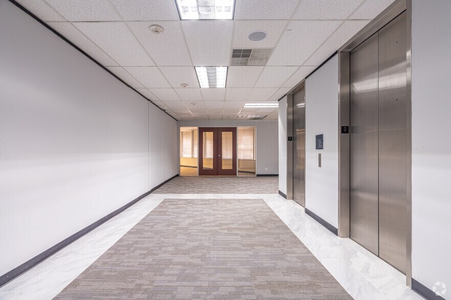 More Photos Of 397 N Sam Houston Pky E, Houston Office For Lease
