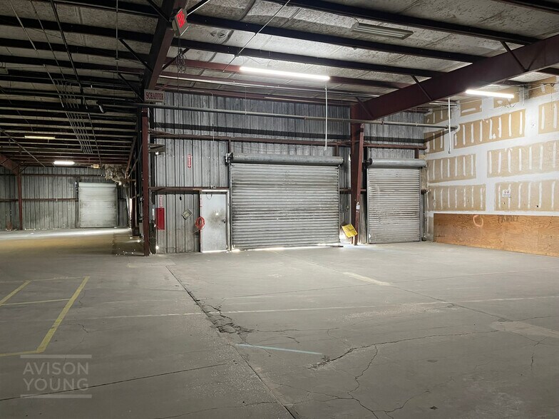 More Photos Of 1107 N Thomas Ave, Leesburg Warehouse For Lease