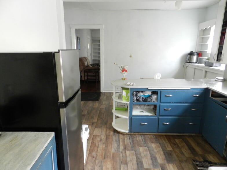 More Photos Of 104 Challis St, Salmon Warehouse For Sale