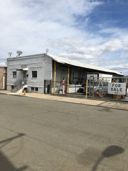 Primary Photo Of 38 Esther St, Newark Service For Sale