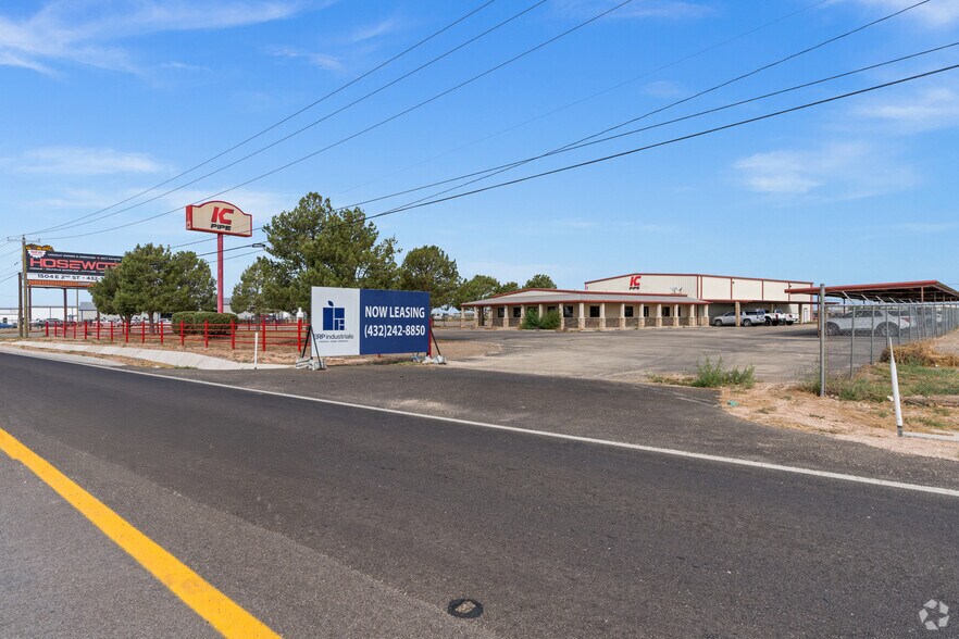 More Photos Of 7910 Interstate 20, Midland Service For Lease