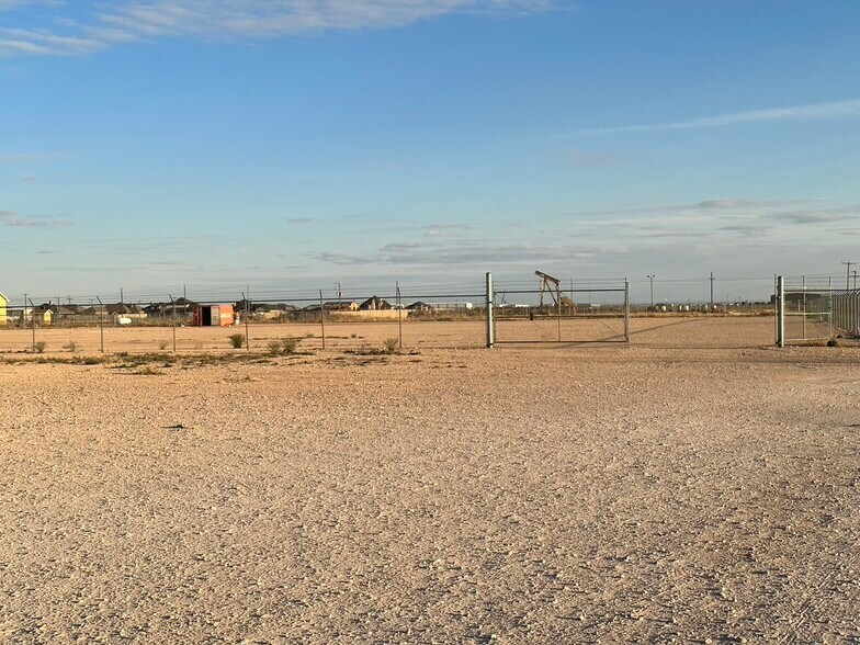 More Photos Of 10405 W County Road 72, Midland Land For Lease