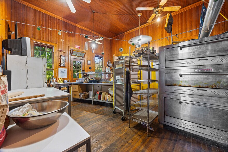 More Photos Of 234 North St, Caledonia General Retail For Sale