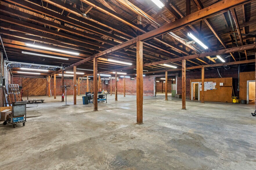 More Photos Of 1906 N Main St, Kannapolis Industrial For Sale