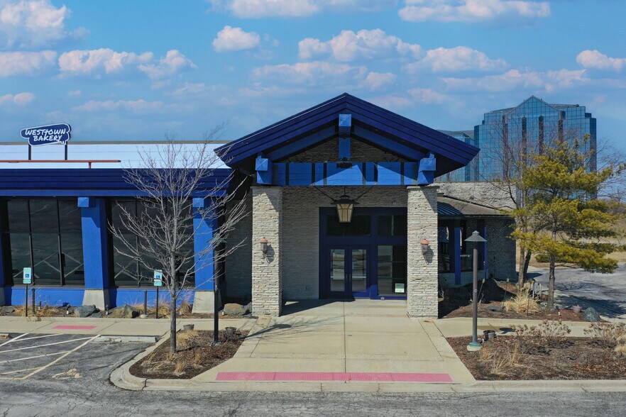 More Photos Of 781 N Milwaukee Ave, Wheeling Restaurant For Lease