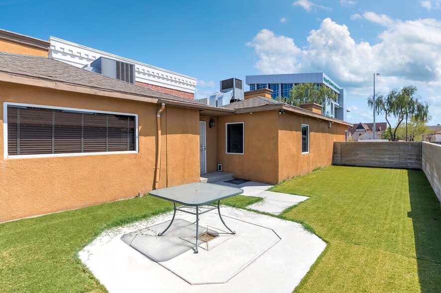 More Photos Of 510 S 8th St, Las Vegas Office Residential For Sale