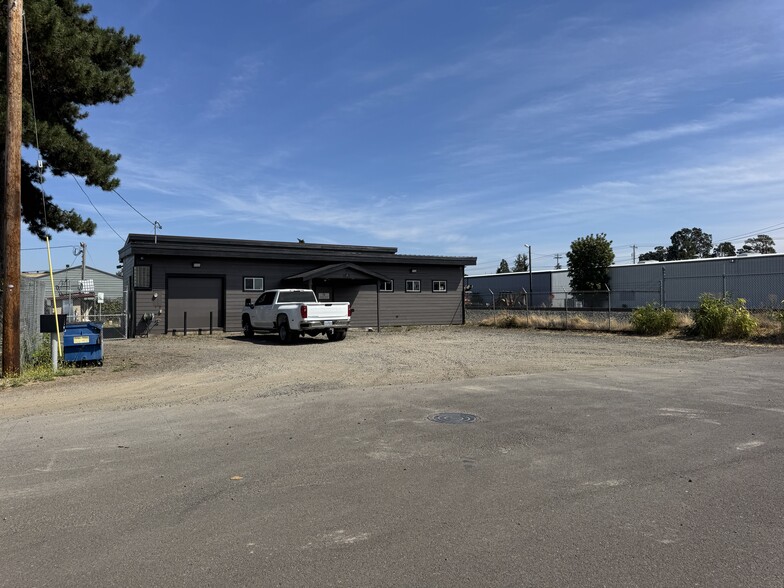 More Photos Of 1351 Wilbur St SE, Salem Warehouse For Sale