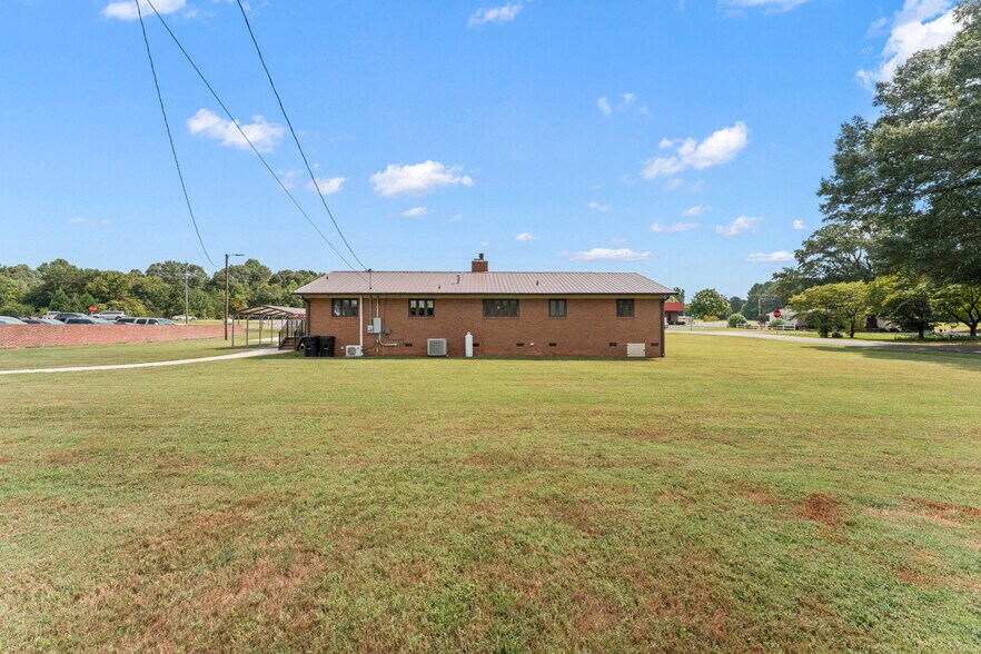 More Photos Of 128 Killian Farm Rd, Stanley Medical For Lease