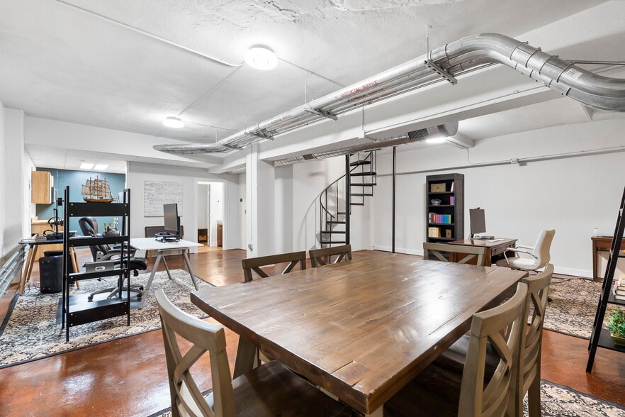 More Photos Of 324 Park Central W, Springfield Office For Lease