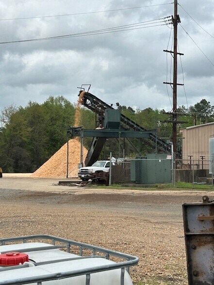 More Photos Of 7369 Highway 167 S, Winnfield Lumberyard For Sale