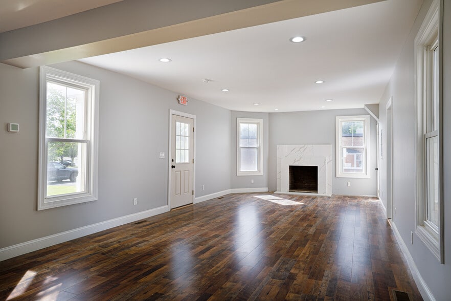 More Photos Of 49 Landing Ave, Smithtown Office Residential For Lease