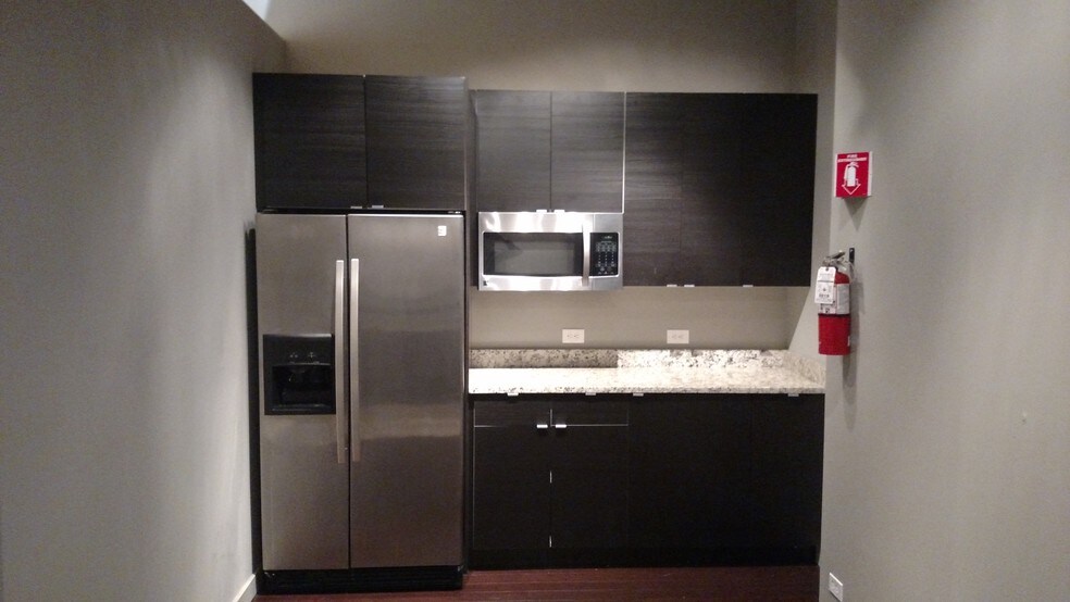 More Photos Of 216 S Jefferson St, Chicago Loft Creative Space For Lease