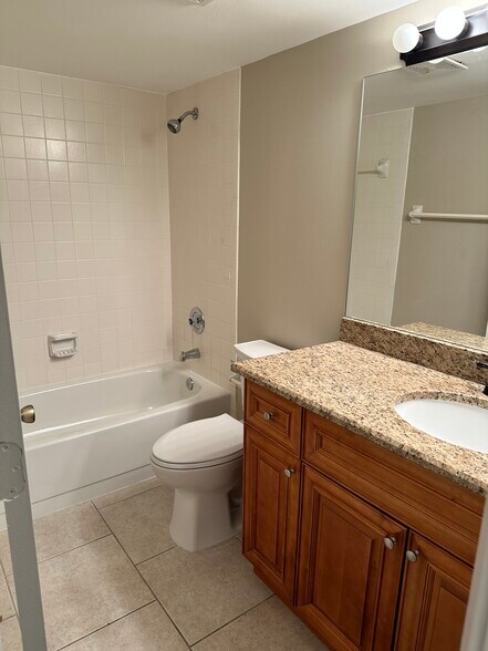 More Photos Of 960 Morningside Dr, Naples Apartments For Sale