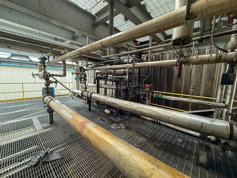 More Photos Of 5640 44th Ave S, Clinton Office For Sale