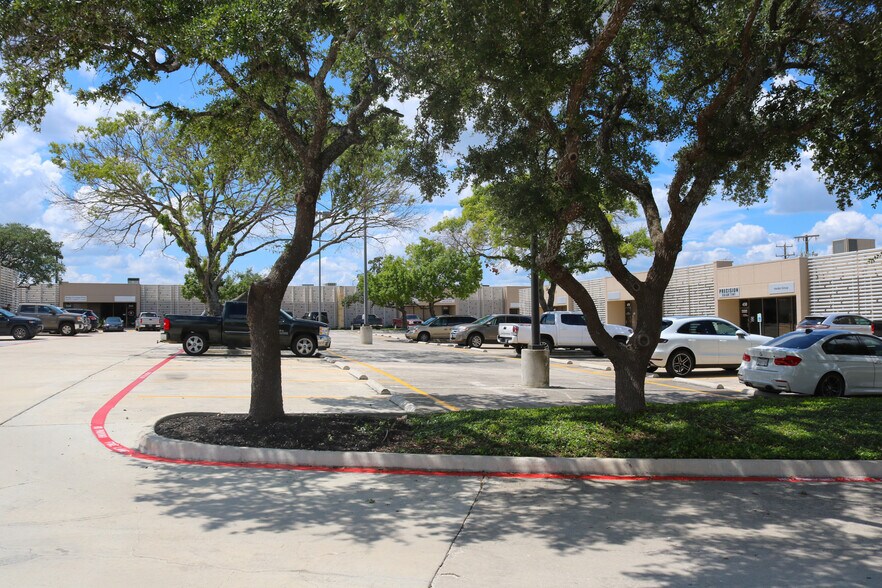 More Photos Of 431 Isom Rd, San Antonio Unknown For Lease
