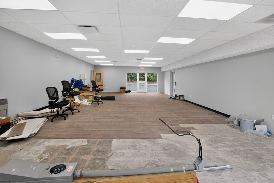 More Photos Of 5234 N Roxboro Rd, Durham Freestanding For Lease
