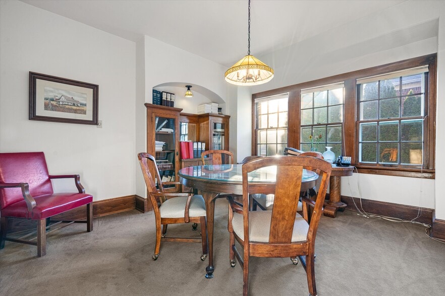 More Photos Of 2281 Swan Blvd, Milwaukee Office For Sale