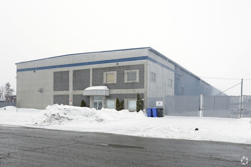More Photos Of 140 Rue Des Entreprises, Sainte-anne-des-plaines Service For Lease